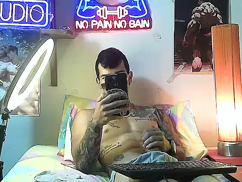 Strongcockfitness webcam