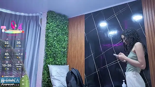 Kiara_Zahiri__