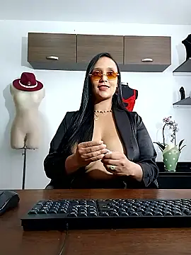 Esmeralda333 webcam