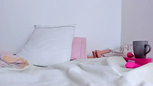 Elianissquirt webcam