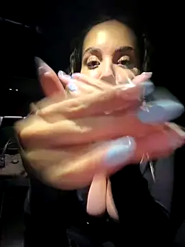 Alirawrz live cam