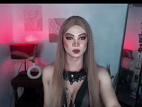 Hugecock_shantall webcam