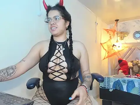 alexa-cooper- webcam