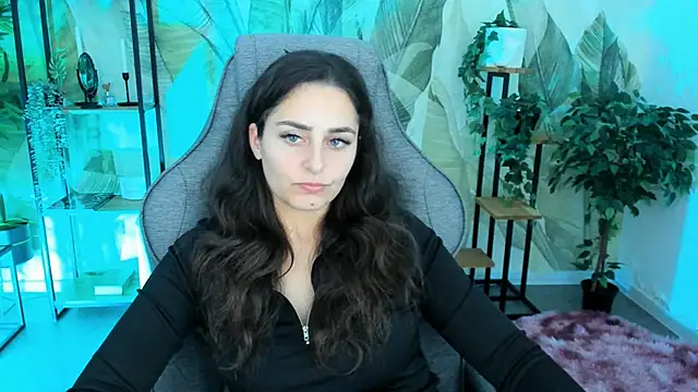 ValeriiMills webcam