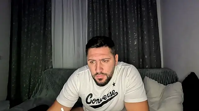 Gold_Alpha_Boy webcam