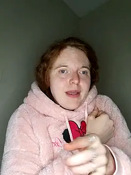 kinkyginger23 (F young) - Dildo myself fast