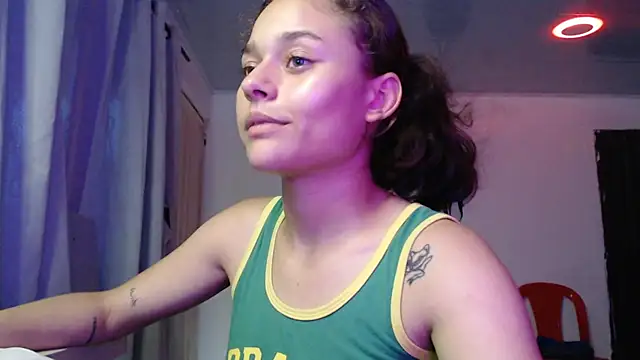 LittleCheerry69 webcam