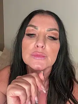 Nola_Luxx-offiziell webcam