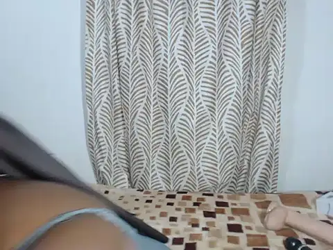 SweetBedroomEyez webcam