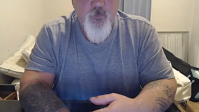 Newfiesausage1972 webcam