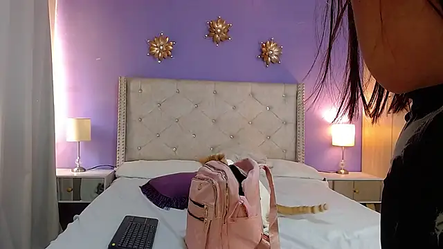 Kim_and_Mia webcam
