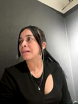 emily_rivers_ (Ask my age) - Sucking my friend's tits🔥