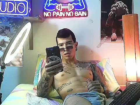 Strongcockfitness webcam