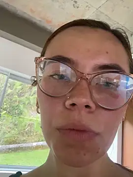 AlissonPeach01 webcam