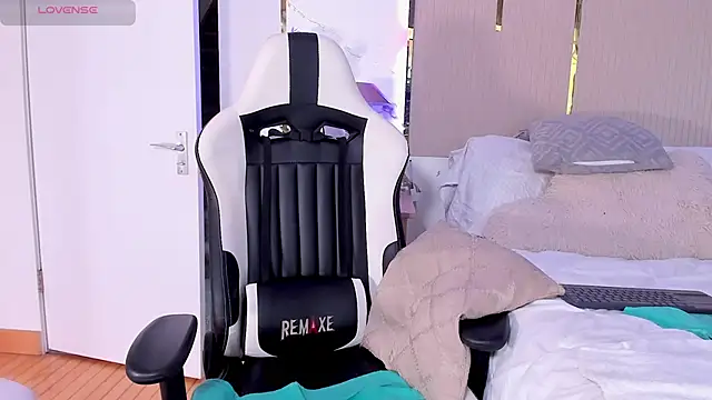 Jadeh_Williams02 webcam