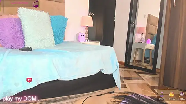 ashleycurvyy webcam