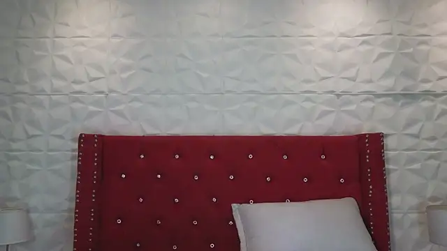 Lucy_n_pink webcam