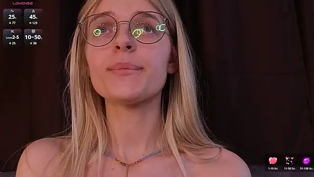 MonicaShiny webcam