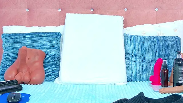 AlliciaKim webcam