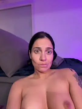 LaPetiteKim webcam
