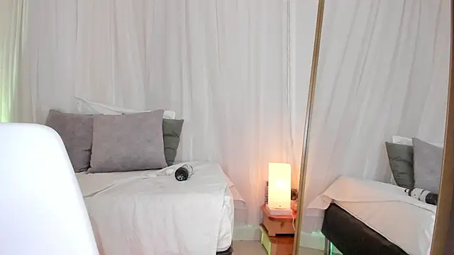 Petite_Lucie webcam