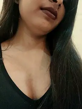 Maahhii_2 webcam