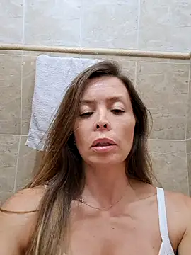 karina_warthon webcam
