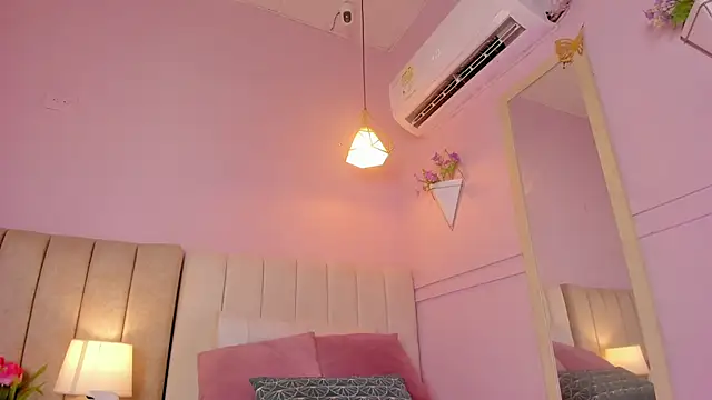 _lucia_18 webcam