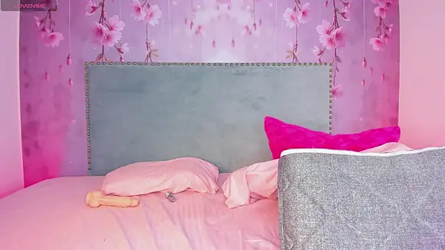 Lorrainee_ webcam