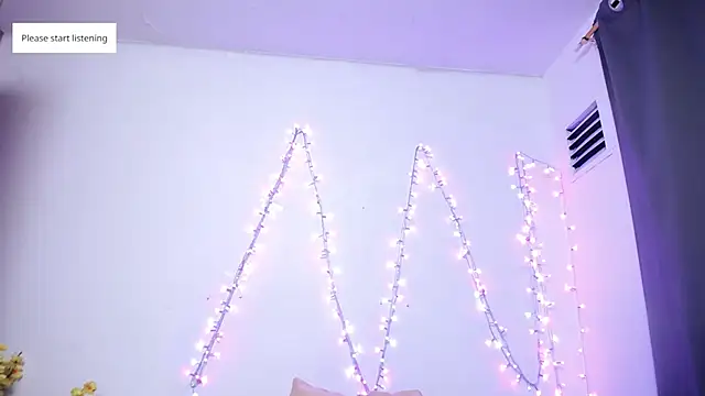 Nicol_Love0 webcam