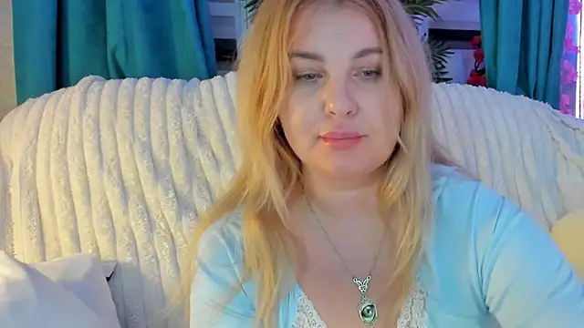 CoraSwon webcam