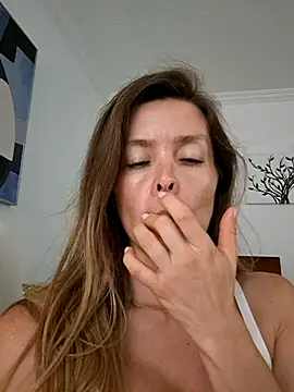 karina warthon