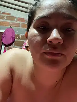 lunasexyhot18 webcam