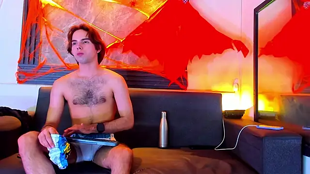 liam_genner_ webcam