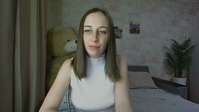 Anika_bloom webcam