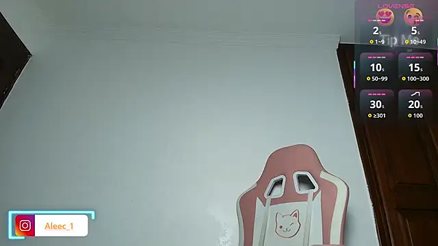 Aleecandrews webcam