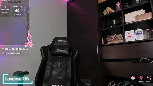 MeganDaviees webcam