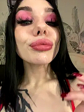 MaeveMoon webcam
