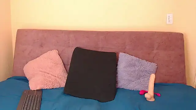 mia_wetts webcam