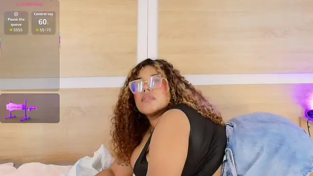 _nickypurple_ webcam