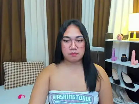 TsUncutKaren