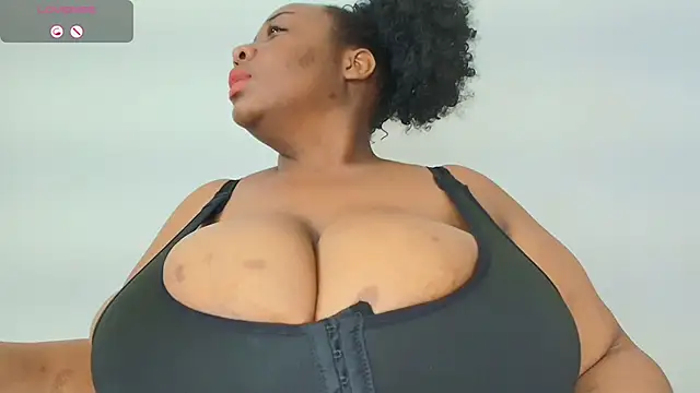 Breisy_bigboobs webcam