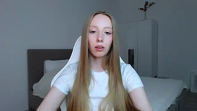 Luna_insniity webcam