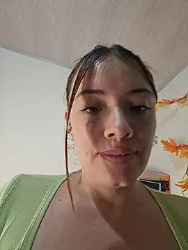 valery_mora webcam