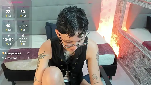 emahills__axelrose webcam