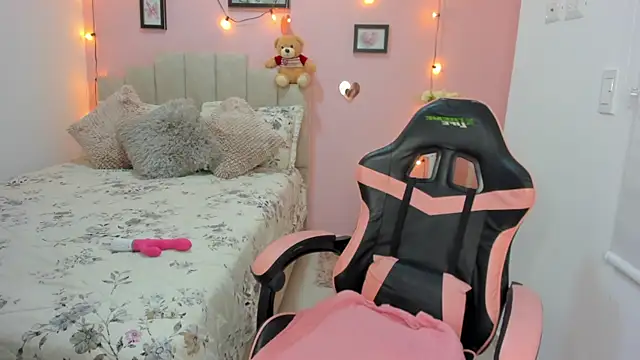 emilyharrix webcam