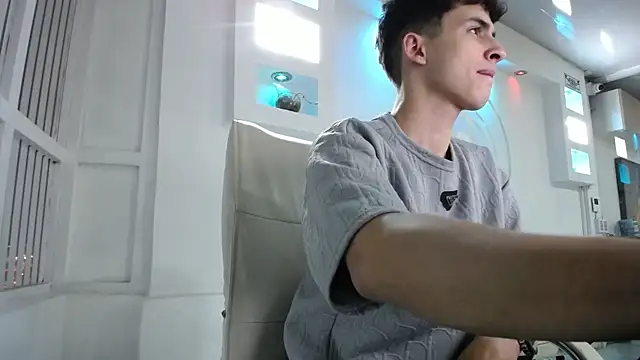 AdrianRinaldi webcam