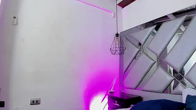 lorenn_hill (F milf) - fingers in my pussy