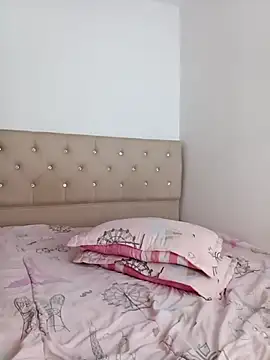 CorinaSmith28 webcam