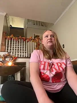 PhatAssBlond webcam